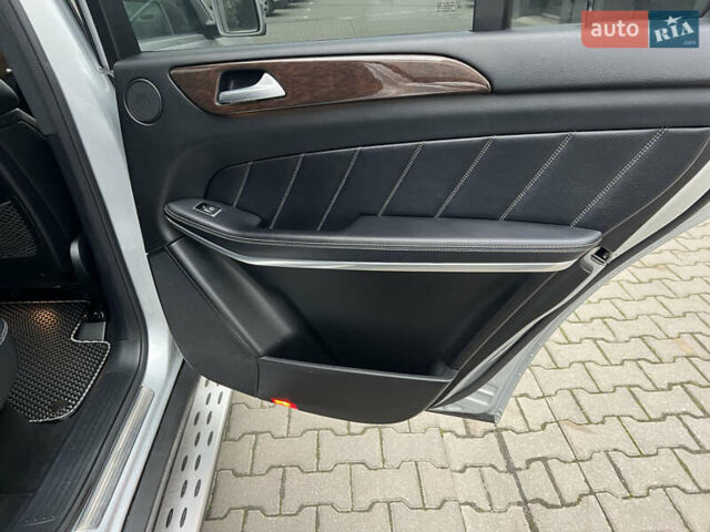 Серый Мерседес ГЛ-класс, объемом двигателя 3 л и пробегом 153 тыс. км за 23700 $, фото 23 на Automoto.ua