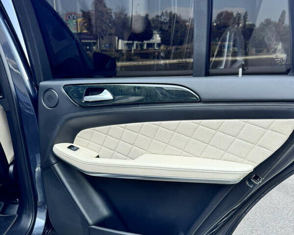 Сірий Мерседес ГЛ-Клас, об'ємом двигуна 4.66 л та пробігом 220 тис. км за 23000 $, фото 16 на Automoto.ua