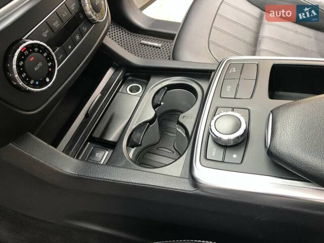 Серый Мерседес ГЛ-класс, объемом двигателя 4.7 л и пробегом 281 тыс. км за 21500 $, фото 47 на Automoto.ua