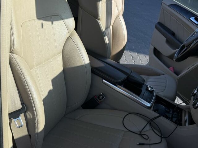 Серый Мерседес ГЛ-класс, объемом двигателя 3 л и пробегом 225 тыс. км за 24000 $, фото 12 на Automoto.ua