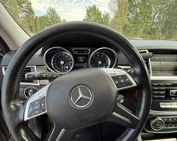 Сірий Мерседес ГЛ-Клас, об'ємом двигуна 4.66 л та пробігом 325 тис. км за 27000 $, фото 3 на Automoto.ua
