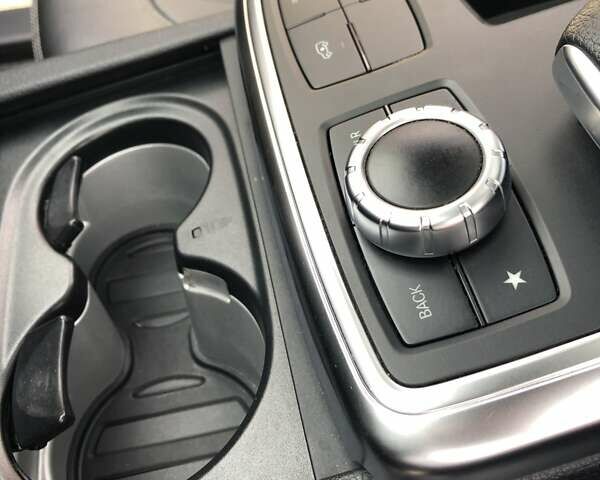 Серый Мерседес ГЛ-класс, объемом двигателя 4.7 л и пробегом 281 тыс. км за 21500 $, фото 60 на Automoto.ua