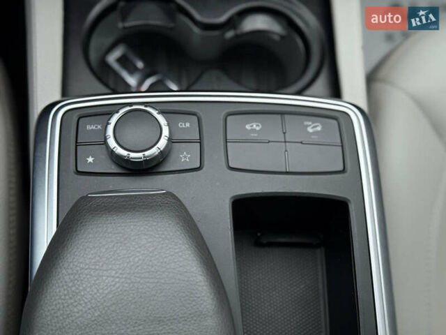 Серый Мерседес ГЛ-класс, объемом двигателя 2.99 л и пробегом 224 тыс. км за 25500 $, фото 15 на Automoto.ua