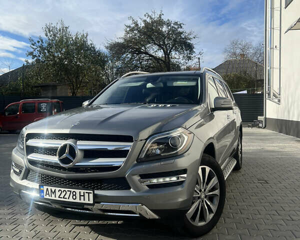 Мерседес ГЛ-класс 2014 в Коростене на Automoto.ua Серый Мерседес ГЛ-класс, объемом двигателя 3 л и пробегом 140 тыс. км за 29999 $, фото 2 на Automoto.ua