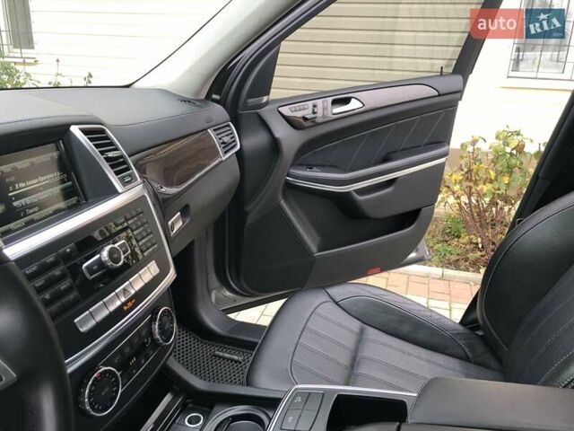 Серый Мерседес ГЛ-класс, объемом двигателя 4.7 л и пробегом 281 тыс. км за 21500 $, фото 84 на Automoto.ua