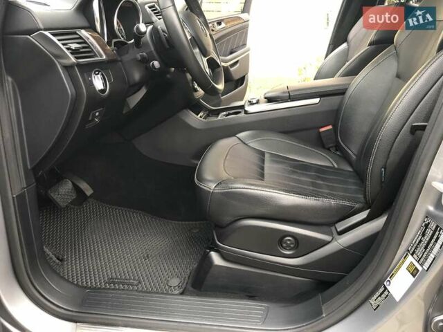 Серый Мерседес ГЛ-класс, объемом двигателя 4.7 л и пробегом 281 тыс. км за 21500 $, фото 44 на Automoto.ua