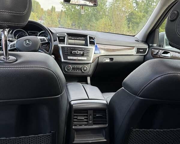 Сірий Мерседес ГЛ-Клас, об'ємом двигуна 4.66 л та пробігом 325 тис. км за 27000 $, фото 8 на Automoto.ua