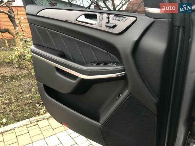 Серый Мерседес ГЛ-класс, объемом двигателя 4.7 л и пробегом 281 тыс. км за 21500 $, фото 50 на Automoto.ua