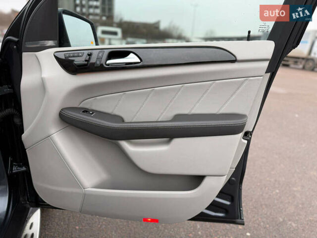 Серый Мерседес ГЛ-класс, объемом двигателя 2.99 л и пробегом 224 тыс. км за 25500 $, фото 16 на Automoto.ua