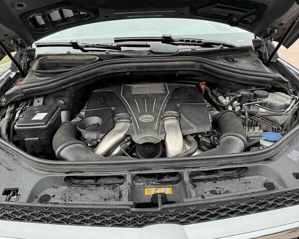 Сірий Мерседес ГЛ-Клас, об'ємом двигуна 4.66 л та пробігом 325 тис. км за 27000 $, фото 14 на Automoto.ua