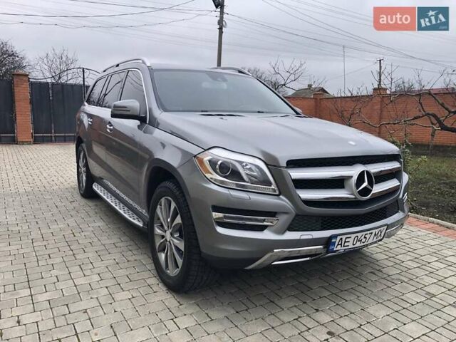 Серый Мерседес ГЛ-класс, объемом двигателя 4.7 л и пробегом 281 тыс. км за 21500 $, фото 3 на Automoto.ua
