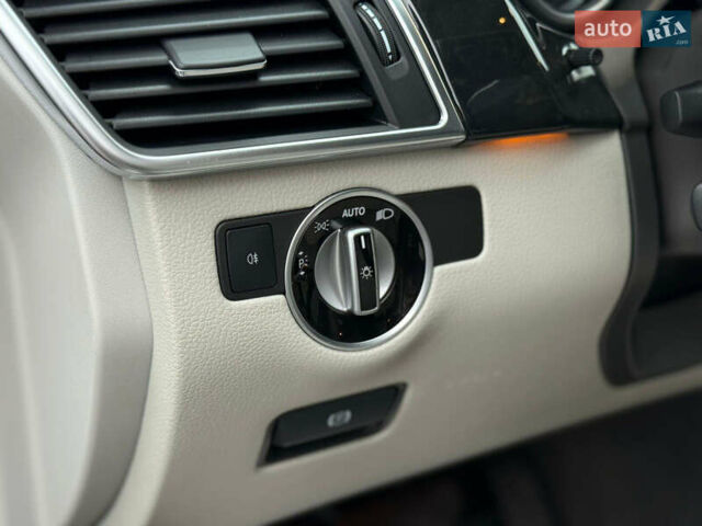 Серый Мерседес ГЛ-класс, объемом двигателя 2.99 л и пробегом 224 тыс. км за 25500 $, фото 9 на Automoto.ua