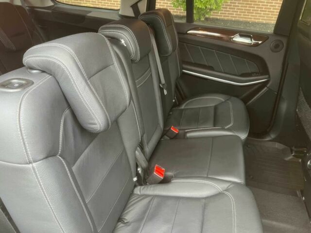 Серый Мерседес ГЛ-класс, объемом двигателя 3 л и пробегом 84 тыс. км за 7000 $, фото 12 на Automoto.ua