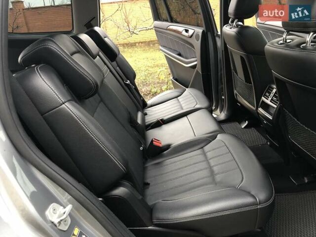 Серый Мерседес ГЛ-класс, объемом двигателя 4.7 л и пробегом 281 тыс. км за 21500 $, фото 31 на Automoto.ua