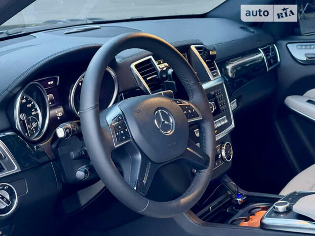 Мерседес ГЛ-класс 2014 в Киеве на Automoto.ua Серый Мерседес ГЛ-класс, объемом двигателя 4.66 л и пробегом 147 тыс. км за 22999 $, фото 8 на Automoto.ua