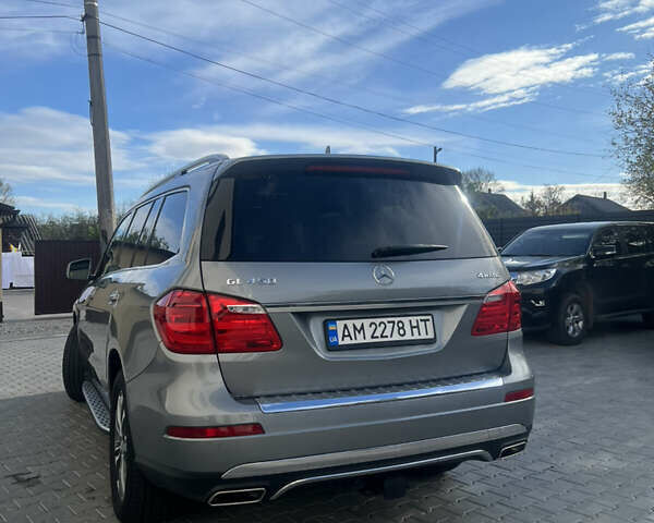 Мерседес ГЛ-класс 2014 в Коростене на Automoto.ua Серый Мерседес ГЛ-класс, объемом двигателя 3 л и пробегом 140 тыс. км за 29999 $, фото 6 на Automoto.ua