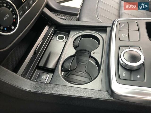 Серый Мерседес ГЛ-класс, объемом двигателя 4.7 л и пробегом 281 тыс. км за 21500 $, фото 93 на Automoto.ua