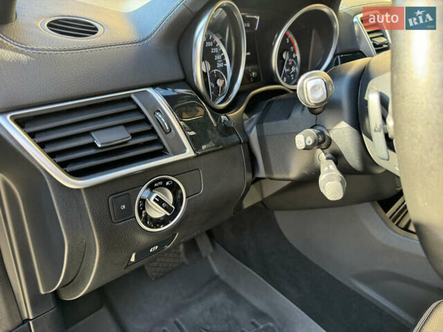 Сірий Мерседес ГЛ-Клас, об'ємом двигуна 2.99 л та пробігом 205 тис. км за 24350 $, фото 44 на Automoto.ua