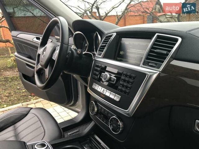 Серый Мерседес ГЛ-класс, объемом двигателя 4.7 л и пробегом 281 тыс. км за 21500 $, фото 75 на Automoto.ua