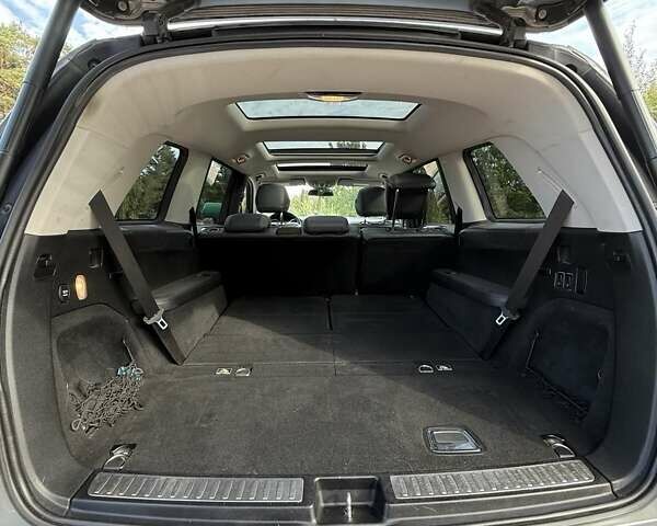 Сірий Мерседес ГЛ-Клас, об'ємом двигуна 4.66 л та пробігом 325 тис. км за 27000 $, фото 9 на Automoto.ua