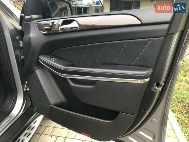 Серый Мерседес ГЛ-класс, объемом двигателя 4.7 л и пробегом 281 тыс. км за 21500 $, фото 34 на Automoto.ua