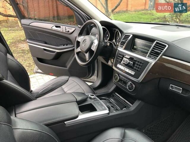 Серый Мерседес ГЛ-класс, объемом двигателя 4.7 л и пробегом 281 тыс. км за 21500 $, фото 87 на Automoto.ua