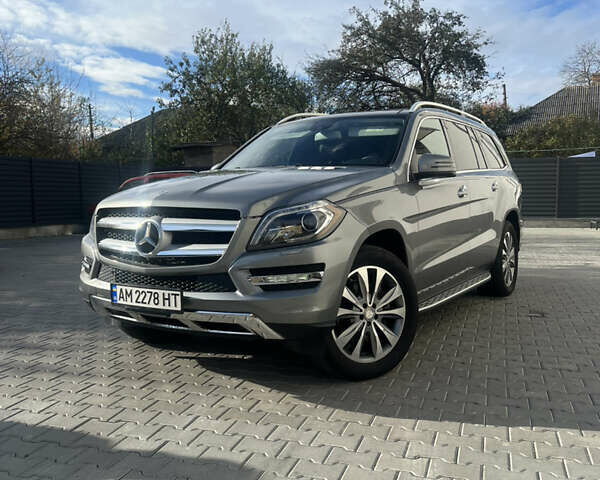 Мерседес ГЛ-класс 2014 в Коростене на Automoto.ua Серый Мерседес ГЛ-класс, объемом двигателя 3 л и пробегом 140 тыс. км за 29999 $, фото 1 на Automoto.ua