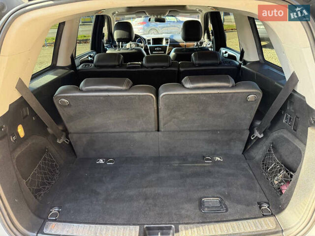 Мерседес ГЛ-класс 2014 в Коломые на Automoto.ua Серый Мерседес ГЛ-класс, объемом двигателя 3 л и пробегом 199 тыс. км за 25699 $, фото 34 на Automoto.ua