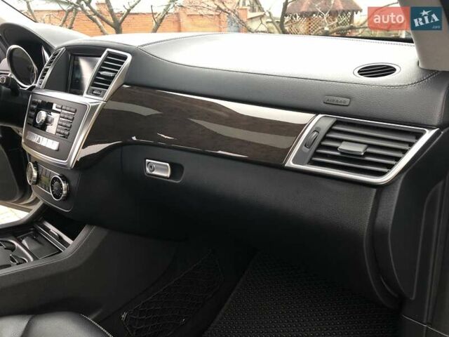 Серый Мерседес ГЛ-класс, объемом двигателя 4.7 л и пробегом 281 тыс. км за 21500 $, фото 39 на Automoto.ua