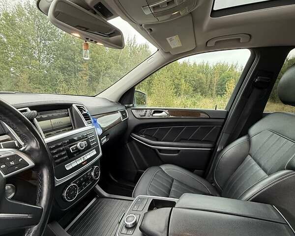 Сірий Мерседес ГЛ-Клас, об'ємом двигуна 4.66 л та пробігом 325 тис. км за 27000 $, фото 2 на Automoto.ua