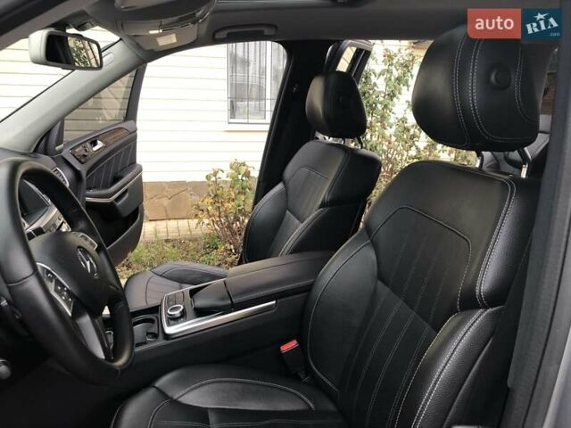 Серый Мерседес ГЛ-класс, объемом двигателя 4.7 л и пробегом 281 тыс. км за 21500 $, фото 64 на Automoto.ua