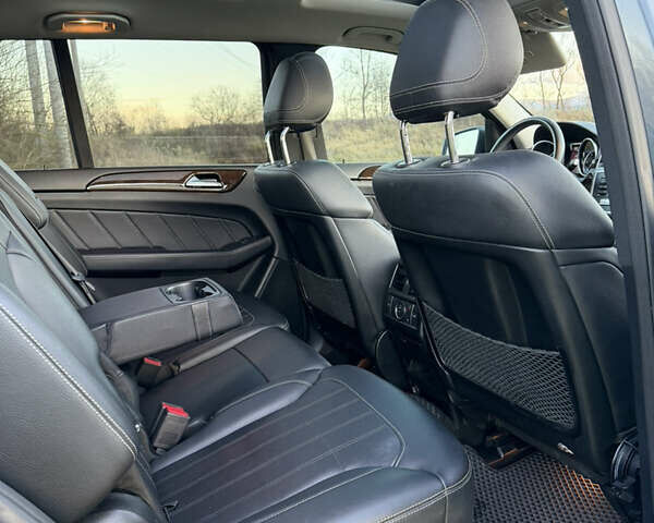 Сірий Мерседес ГЛ-Клас, об'ємом двигуна 2.99 л та пробігом 260 тис. км за 25000 $, фото 24 на Automoto.ua