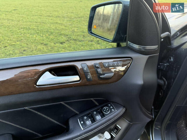 Сірий Мерседес ГЛ-Клас, об'ємом двигуна 2.99 л та пробігом 260 тис. км за 25000 $, фото 33 на Automoto.ua