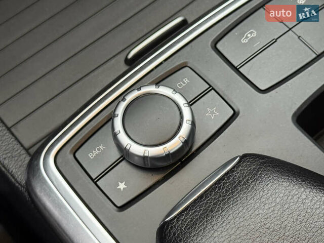 Серый Мерседес ГЛ-класс, объемом двигателя 3 л и пробегом 250 тыс. км за 24700 $, фото 56 на Automoto.ua