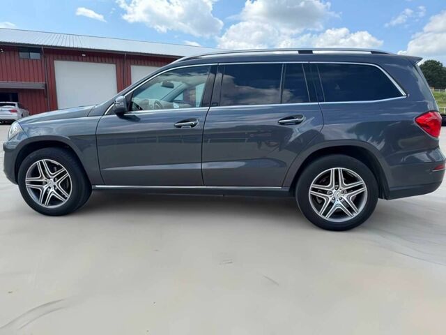 Серый Мерседес ГЛ-класс, объемом двигателя 3 л и пробегом 73 тыс. км за 13000 $, фото 3 на Automoto.ua