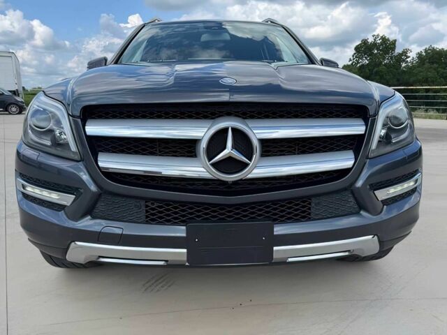 Серый Мерседес ГЛ-класс, объемом двигателя 3 л и пробегом 73 тыс. км за 13000 $, фото 1 на Automoto.ua