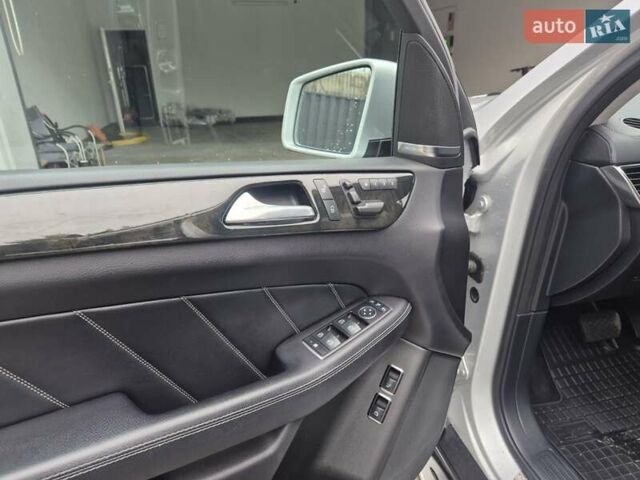 Серый Мерседес ГЛ-класс, объемом двигателя 3 л и пробегом 112 тыс. км за 22990 $, фото 18 на Automoto.ua