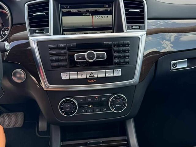 Серый Мерседес ГЛ-класс, объемом двигателя 3 л и пробегом 73 тыс. км за 13000 $, фото 9 на Automoto.ua