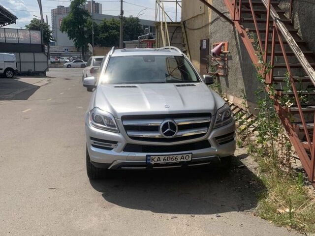 Мерседес ГЛ-класс 2015 в Киеве на Automoto.ua Серый Мерседес ГЛ-класс, объемом двигателя 3 л и пробегом 200 тыс. км за 18000 $, фото 1 на Automoto.ua