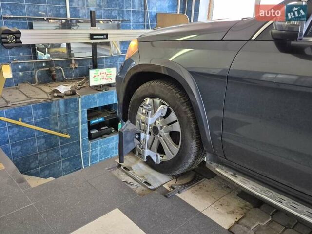 Серый Мерседес ГЛ-класс, объемом двигателя 3 л и пробегом 237 тыс. км за 25555 $, фото 6 на Automoto.ua