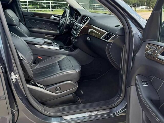 Серый Мерседес ГЛ-класс, объемом двигателя 3 л и пробегом 73 тыс. км за 13000 $, фото 10 на Automoto.ua