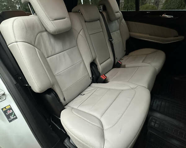 Серый Мерседес ГЛ-класс, объемом двигателя 3 л и пробегом 209 тыс. км за 26500 $, фото 46 на Automoto.ua