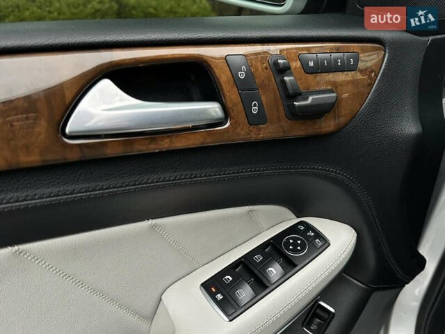 Серый Мерседес ГЛ-класс, объемом двигателя 3 л и пробегом 209 тыс. км за 26500 $, фото 31 на Automoto.ua