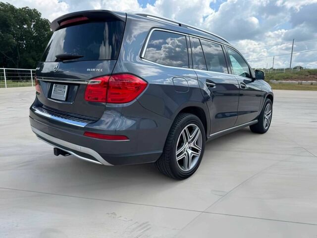 Серый Мерседес ГЛ-класс, объемом двигателя 3 л и пробегом 73 тыс. км за 13000 $, фото 4 на Automoto.ua