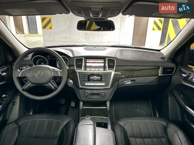 Серый Мерседес ГЛ-класс, объемом двигателя 3 л и пробегом 172 тыс. км за 21000 $, фото 16 на Automoto.ua