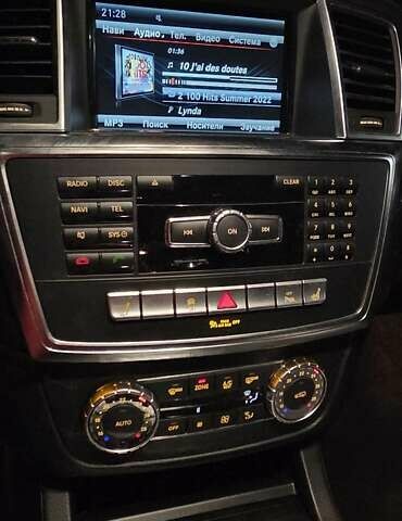 Серый Мерседес ГЛ-класс, объемом двигателя 3 л и пробегом 237 тыс. км за 25555 $, фото 3 на Automoto.ua