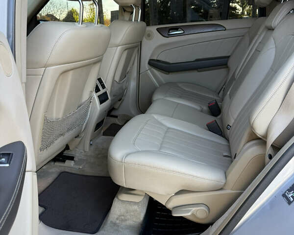 Сірий Мерседес ГЛ-Клас, об'ємом двигуна 2.99 л та пробігом 129 тис. км за 25700 $, фото 27 на Automoto.ua