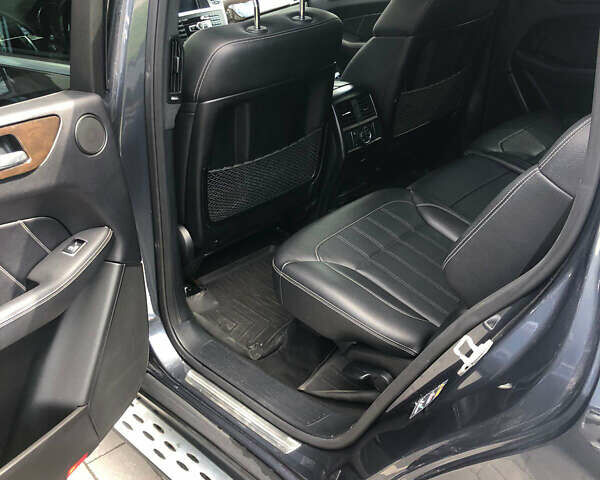 Серый Мерседес ГЛ-класс, объемом двигателя 2.99 л и пробегом 302 тыс. км за 28900 $, фото 5 на Automoto.ua