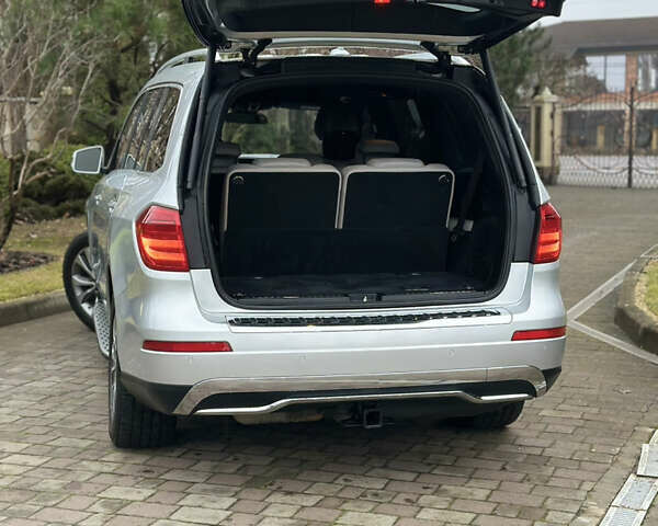 Серый Мерседес ГЛ-класс, объемом двигателя 3 л и пробегом 209 тыс. км за 26500 $, фото 24 на Automoto.ua