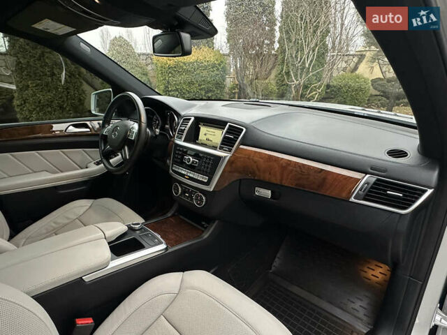 Серый Мерседес ГЛ-класс, объемом двигателя 3 л и пробегом 209 тыс. км за 26500 $, фото 51 на Automoto.ua